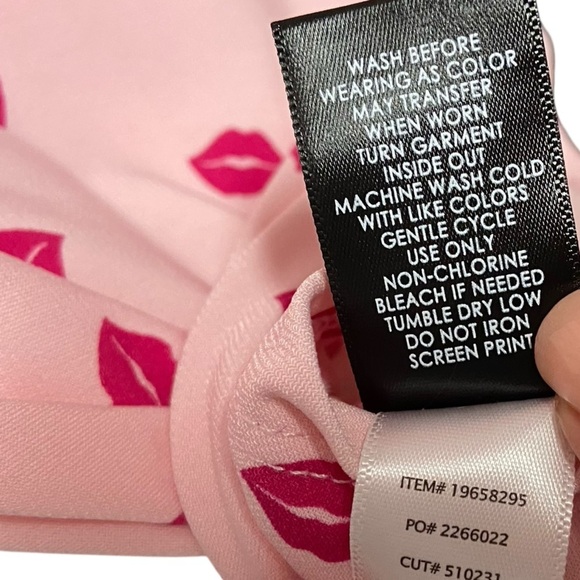 Torrid Studio Knit Chiffon Puff Sleeve Surplice Top Pink Size 1X Dark Pink Lips - Picture 10 of 14